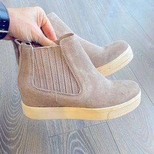 Dolce vita DV dark taupe suede Wynd sneaker wedge bootie 👟
